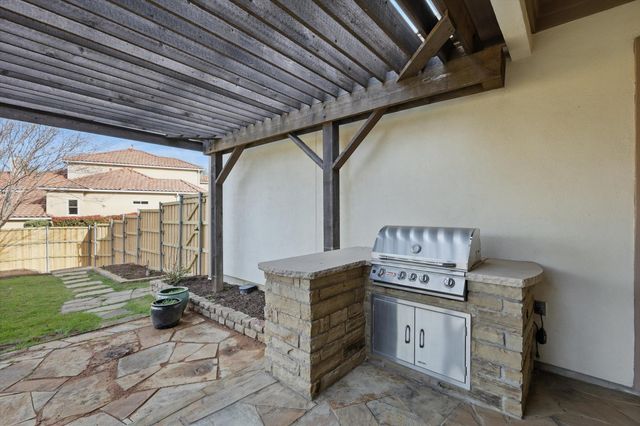 2023 Crockett Circle, Irving, TX 75038