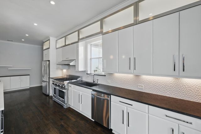 2023 Crockett Circle, Irving, TX 75038