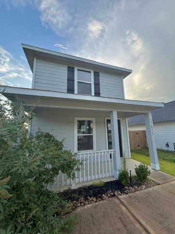 17051 Marie Village Drive, Conroe, TX 77306
