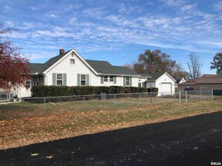 3814 S LAUDER Avenue, Bartonville, IL 61607