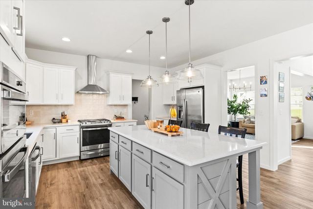 110 BERKSHIRE DR, Carlisle, PA 17015