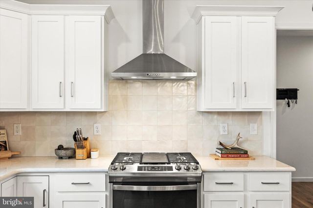 110 BERKSHIRE DR, Carlisle, PA 17015