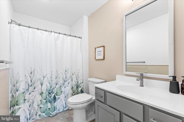 110 BERKSHIRE DR, Carlisle, PA 17015