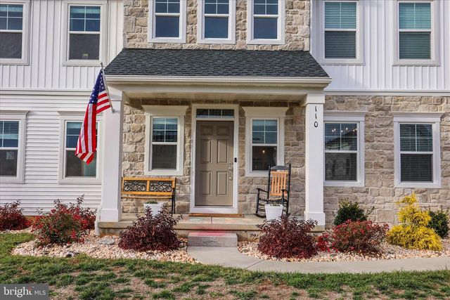 110 BERKSHIRE DR, Carlisle, PA 17015