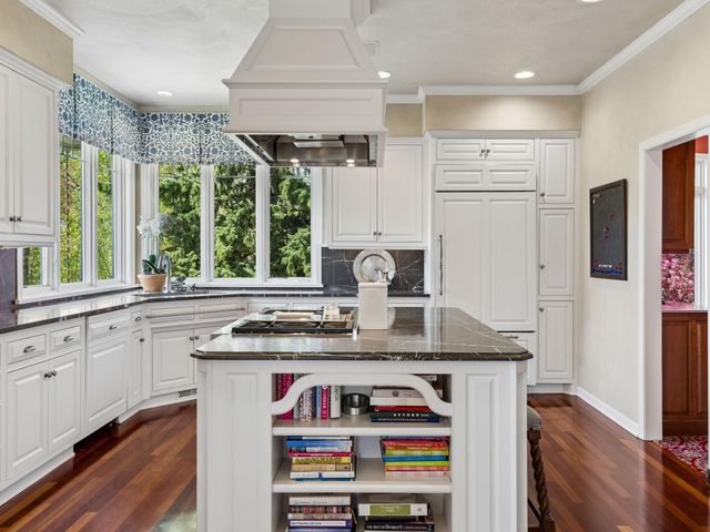 25 Bello Drive, Edina, MN 55439