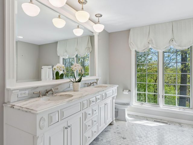 25 Bello Drive, Edina, MN 55439