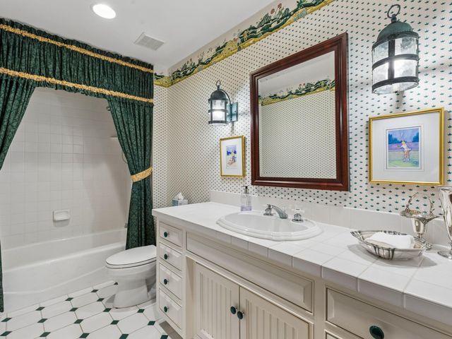 25 Bello Drive, Edina, MN 55439