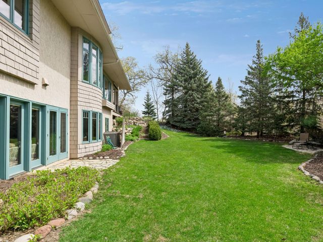 25 Bello Drive, Edina, MN 55439