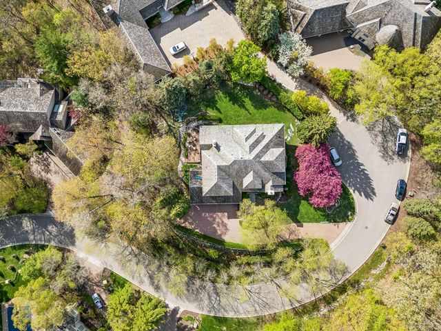 25 Bello Drive, Edina, MN 55439