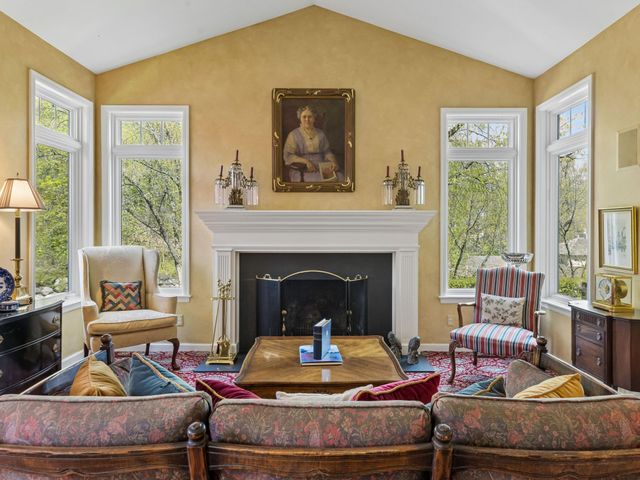 25 Bello Drive, Edina, MN 55439