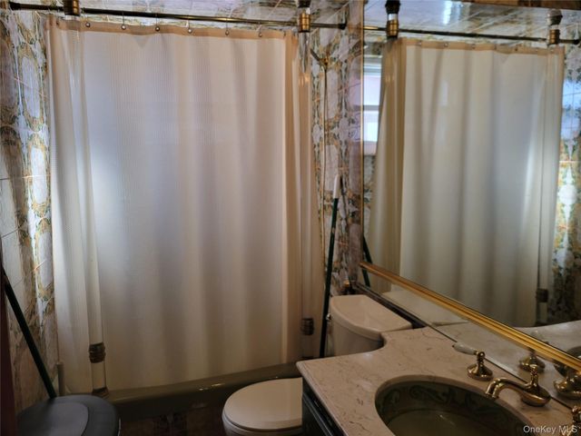 166-14 Cross Island Parkway, Whitestone, NY 11357