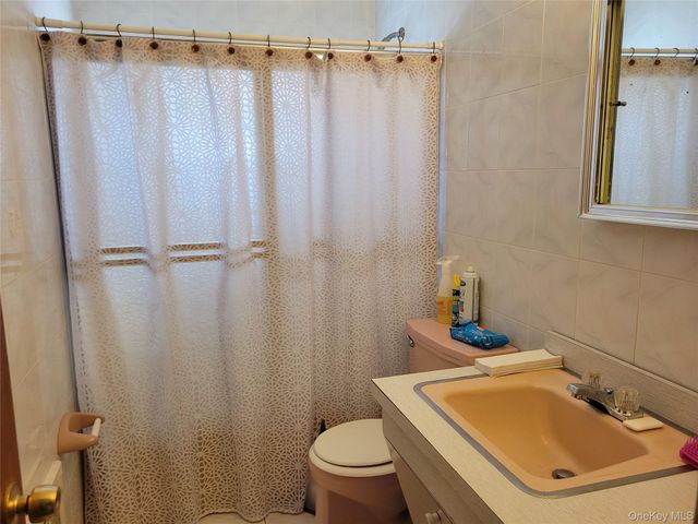 166-14 Cross Island Parkway, Whitestone, NY 11357