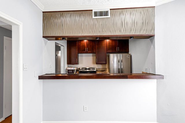 10137 Waterstone Drive 53, Houston, TX 77042