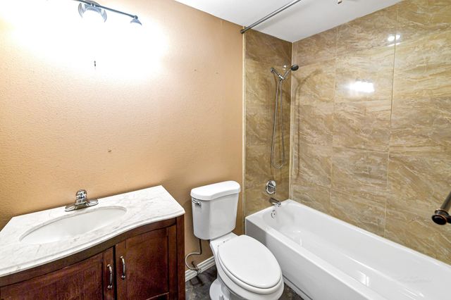 10137 Waterstone Drive 53, Houston, TX 77042