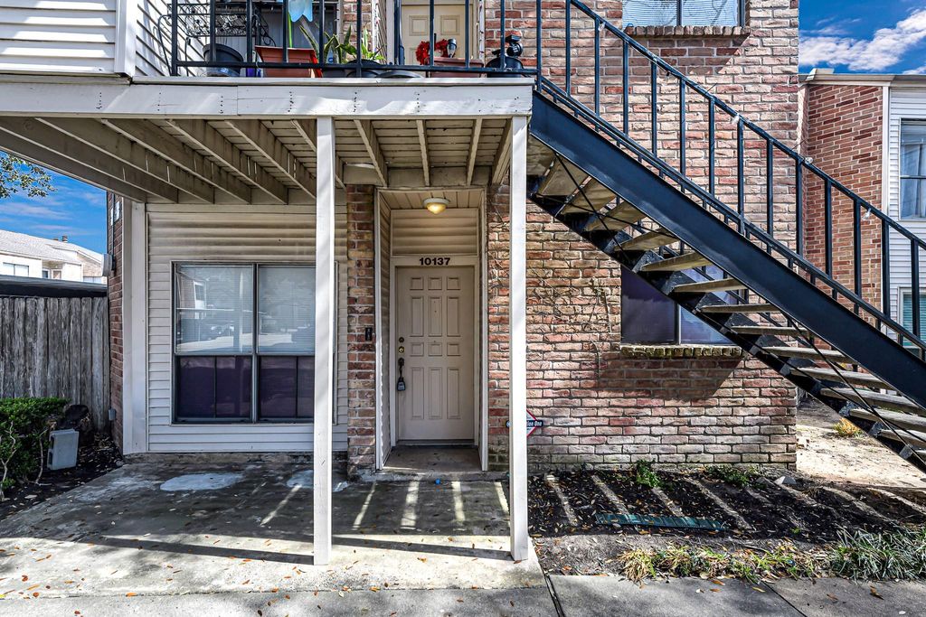 10137 Waterstone Drive 53, Houston, TX 77042