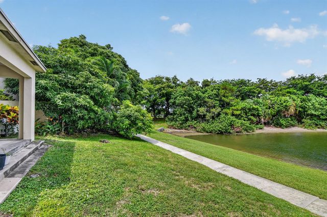308 SPRUCE Street, Boynton Beach, FL 33426