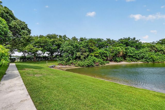 308 SPRUCE Street, Boynton Beach, FL 33426