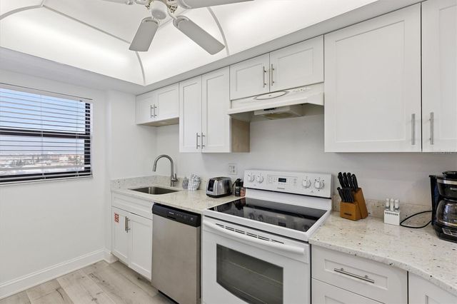 7520 RIDGEWOOD AVENUE 906, Cape Canaveral, FL 32920