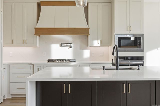 309 Kanis Ridge Drive, Little Rock, AR 72223