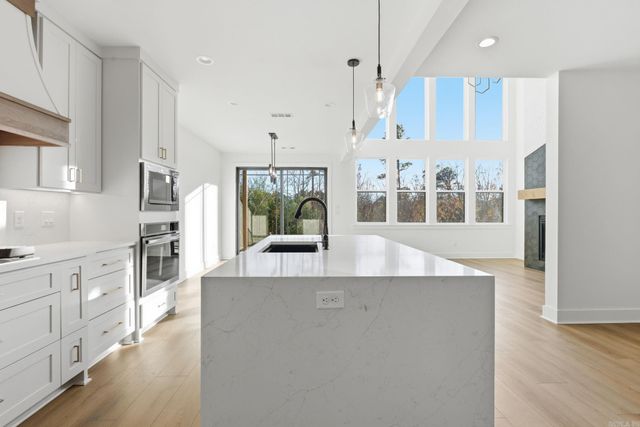 309 Kanis Ridge Drive, Little Rock, AR 72223