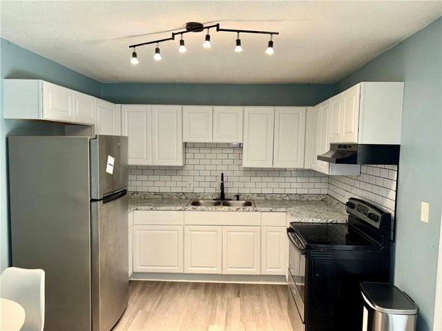 13 Peyton Place SW, Atlanta, GA 30311