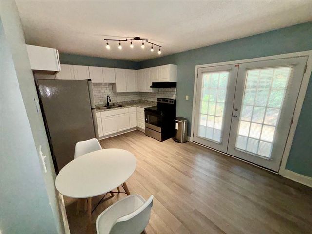 13 Peyton Place SW, Atlanta, GA 30311