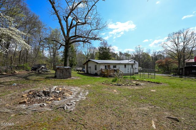 1949 Bluff Mountain Road, Sevierville, TN 37876