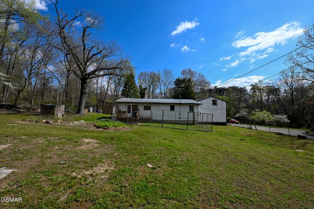 1949 Bluff Mountain Road, Sevierville, TN 37876