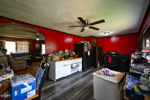 1949 Bluff Mountain Road, Sevierville, TN 37876