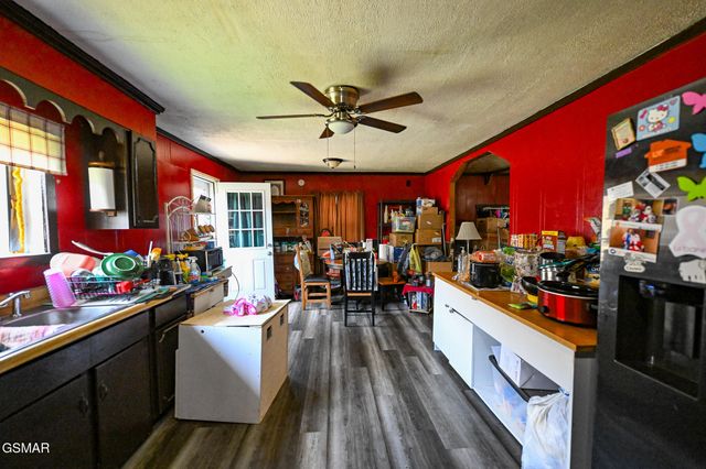 1949 Bluff Mountain Road, Sevierville, TN 37876