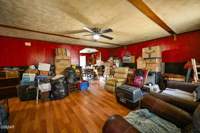 1949 Bluff Mountain Road, Sevierville, TN 37876