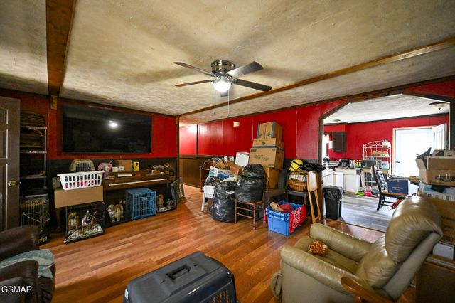 1949 Bluff Mountain Road, Sevierville, TN 37876