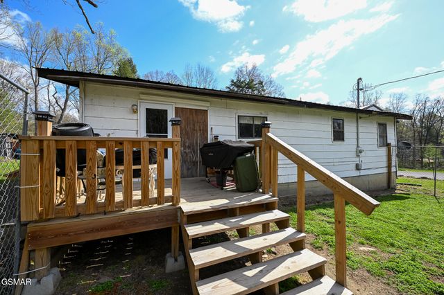 1949 Bluff Mountain Road, Sevierville, TN 37876