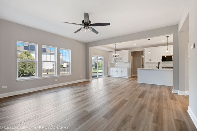 902 HAYDEN Drive, Yorkville, IL 60560