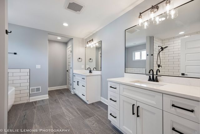 902 HAYDEN Drive, Yorkville, IL 60560