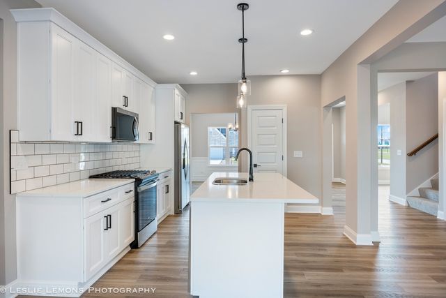 902 HAYDEN Drive, Yorkville, IL 60560