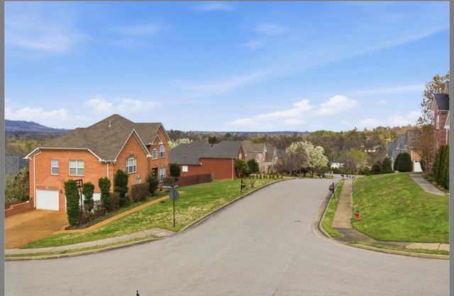 5616 Cedar Rock Dr, Nashville, TN 37211