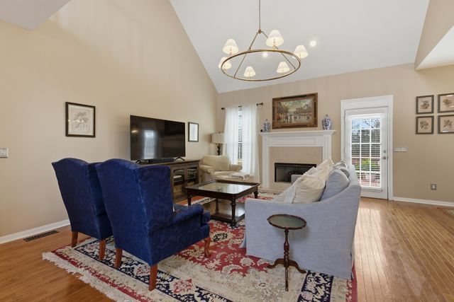 5616 Cedar Rock Dr, Nashville, TN 37211