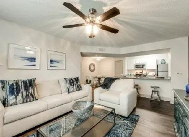 901 Fm 517 RD W 424, Dickinson, TX 77539