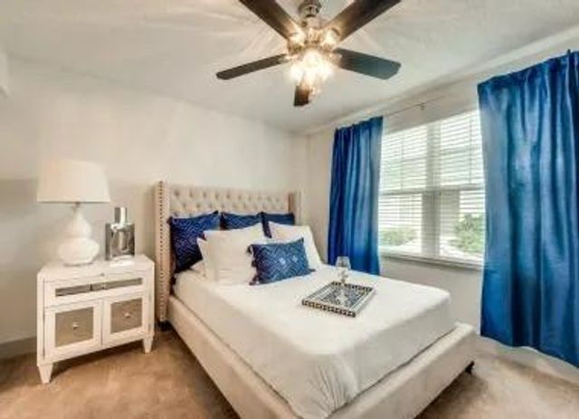 901 Fm 517 RD W 424, Dickinson, TX 77539