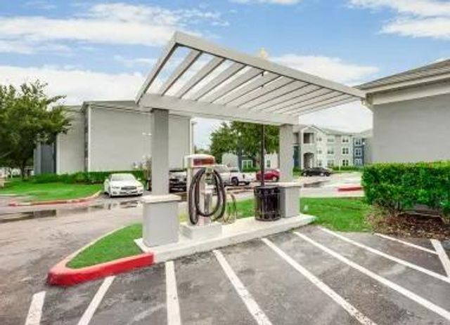 901 Fm 517 RD W 424, Dickinson, TX 77539