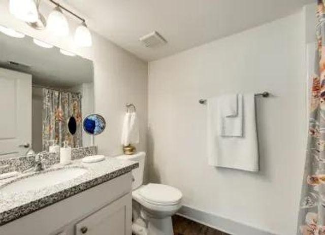 901 Fm 517 RD W 424, Dickinson, TX 77539