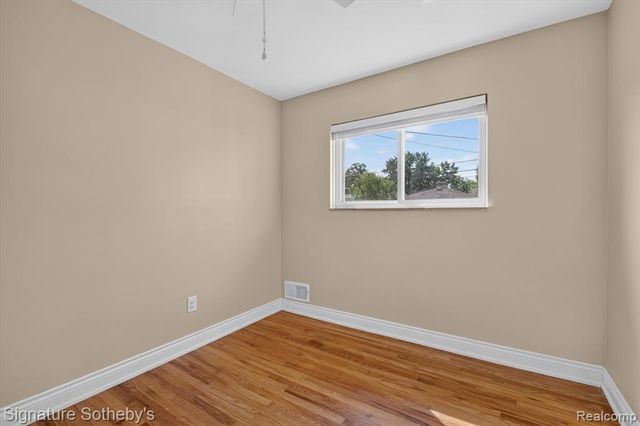 24715 Powers Avenue, Dearborn Heights, MI 48125