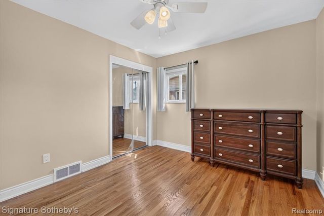 24715 Powers Avenue, Dearborn Heights, MI 48125