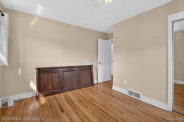 24715 Powers Avenue, Dearborn Heights, MI 48125
