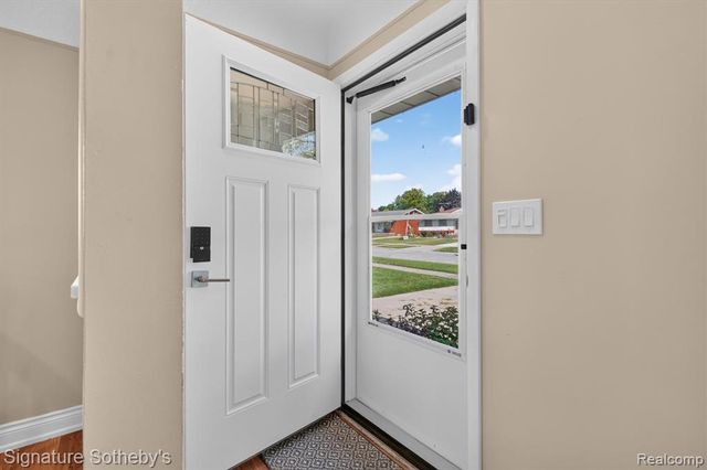 24715 Powers Avenue, Dearborn Heights, MI 48125
