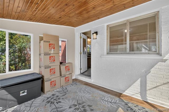 24715 Powers Avenue, Dearborn Heights, MI 48125