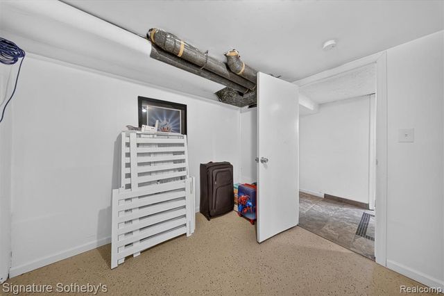 24715 Powers Avenue, Dearborn Heights, MI 48125
