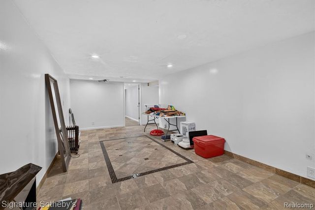 24715 Powers Avenue, Dearborn Heights, MI 48125