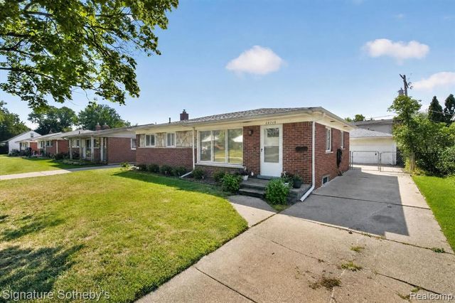 24715 Powers Avenue, Dearborn Heights, MI 48125